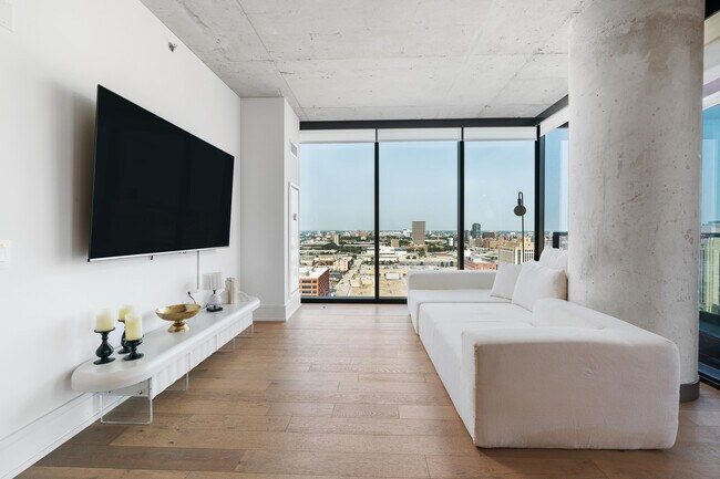 Building Photo - 234 W Polk St