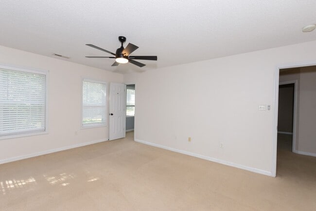 Building Photo - PRICE IMPROVEMENT!!!! MOVE-IN READY