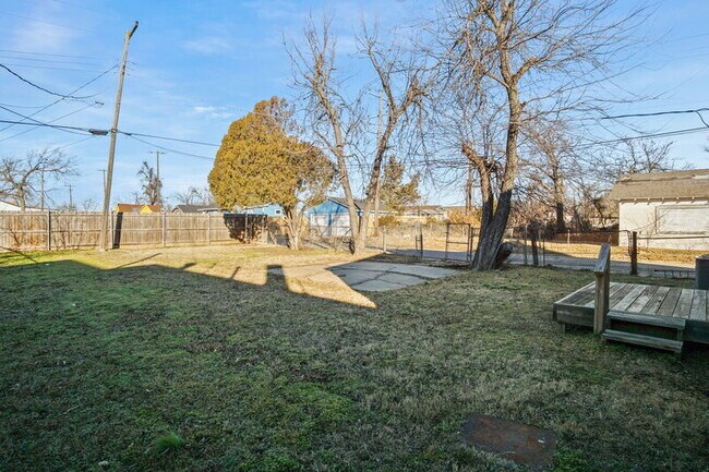 Building Photo - 2145 N Kate Ave