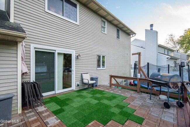 Building Photo - 31 Berkshire Dr