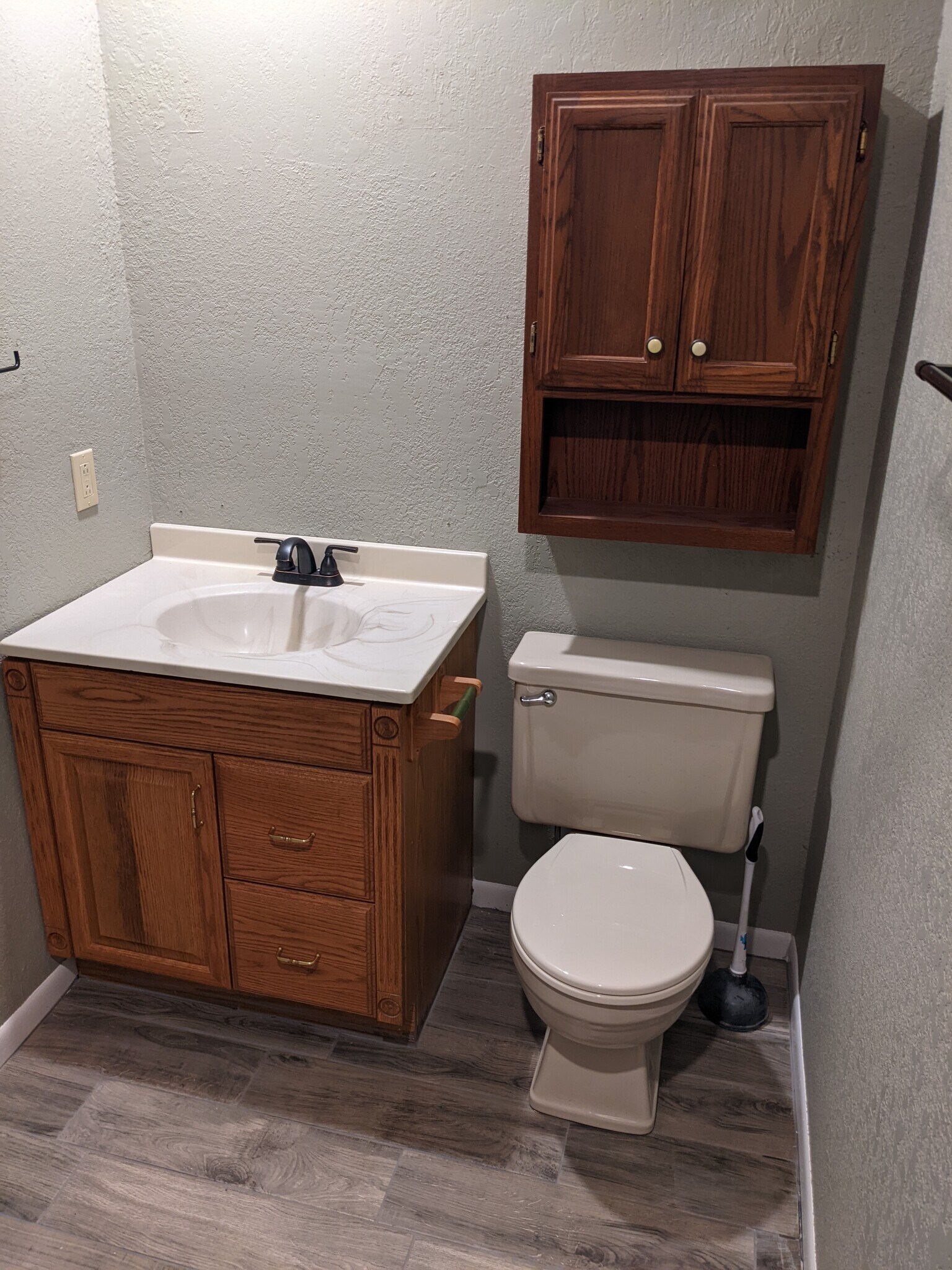 Hallway bath. Tile floors. Tile shower. - 749 W Clark Ave