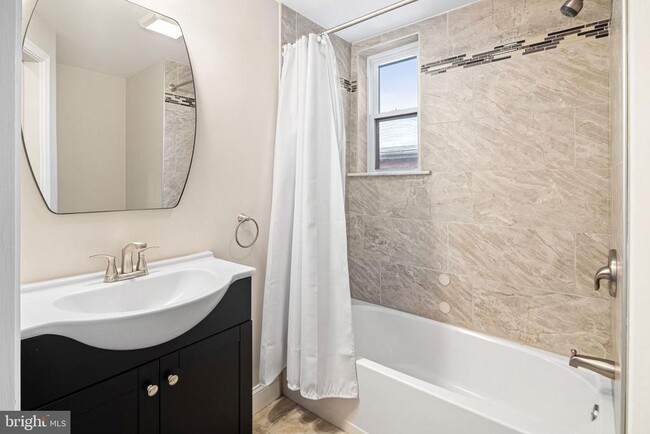 Building Photo - 232 Buchanan St