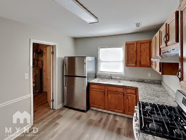 Building Photo - 3700 Braden Dr