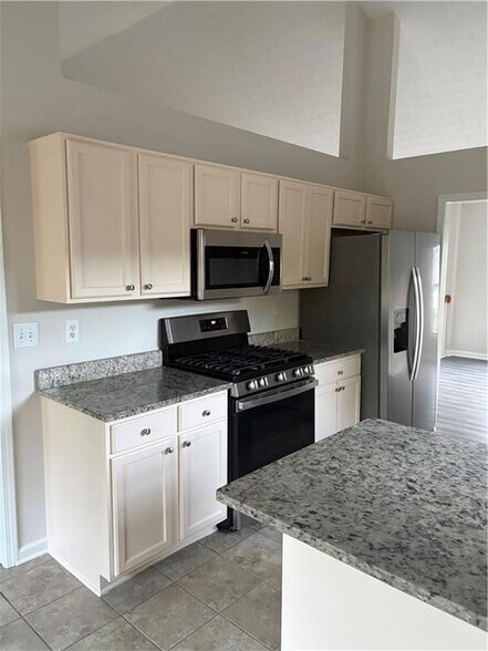 Building Photo - 2575 Hamilton Chase Run