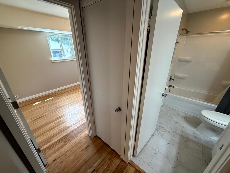 Building Photo - 30915 Beechnut St