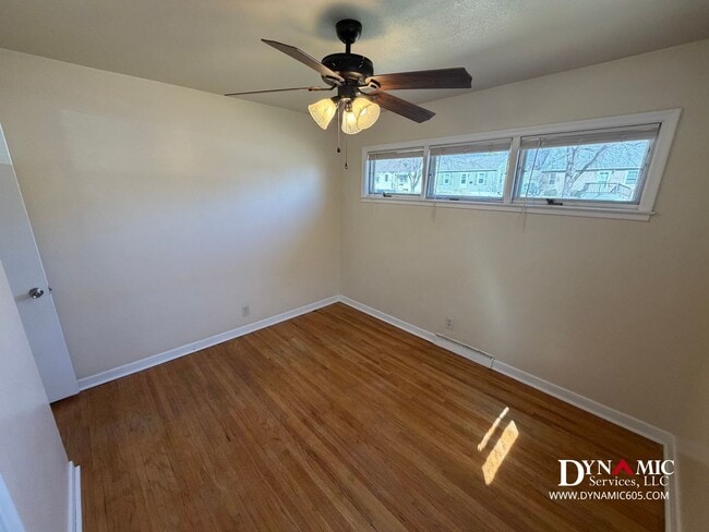 Building Photo - Updated 4+ Bedroom, 2 Bathroom House By Augustana University