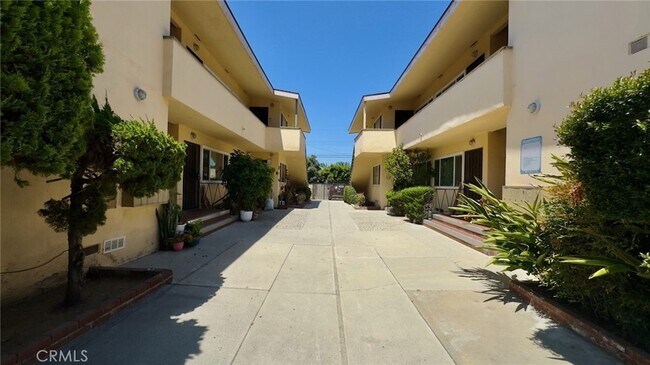 Building Photo - 10949 Pioneer Blvd