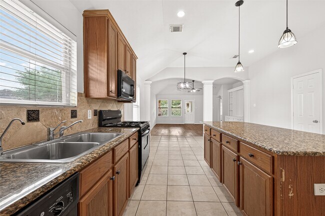 Building Photo - 6030 Wildbriar Ln