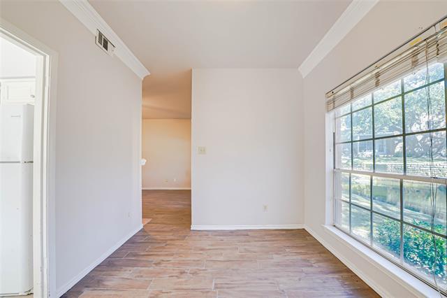 Building Photo - 3550 Country Square Dr