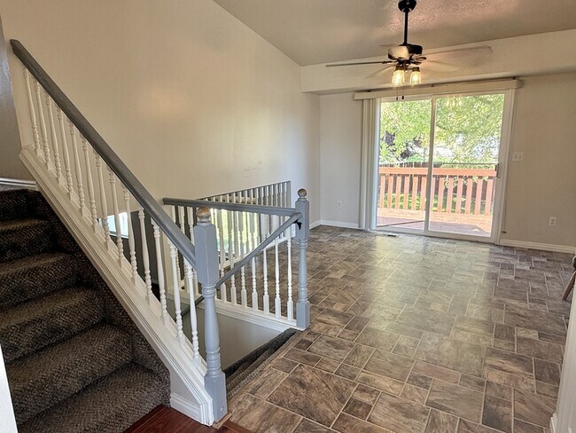 Building Photo - 2022 N 850 W