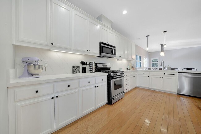 Building Photo - Copperopolis 3 Bd. / 2 Ba. Lake Access Fur...