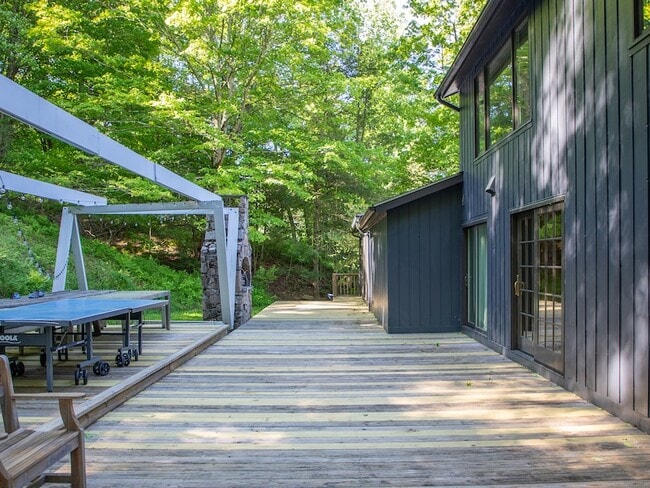 Building Photo - 110 Geer Mountain Rd