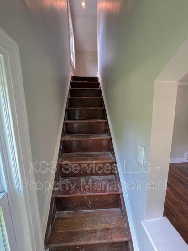 Building Photo - 5842 Euclid Ave E