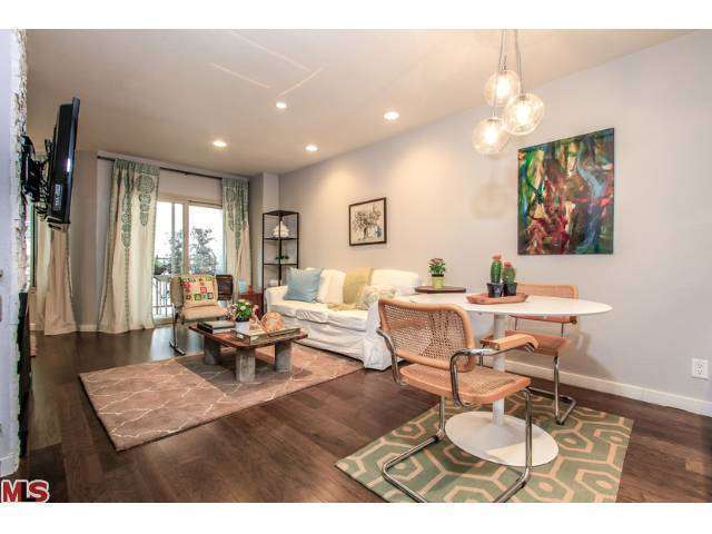 Building Photo - 141 S Clark Dr