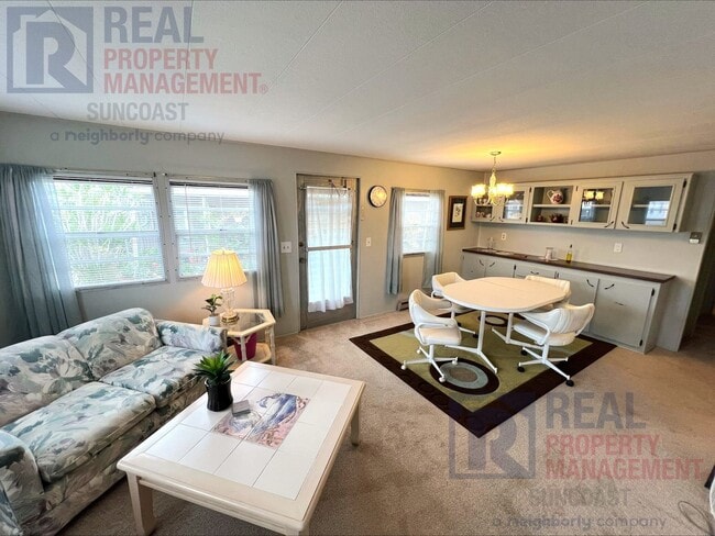 Building Photo - 1207 45th Ave E