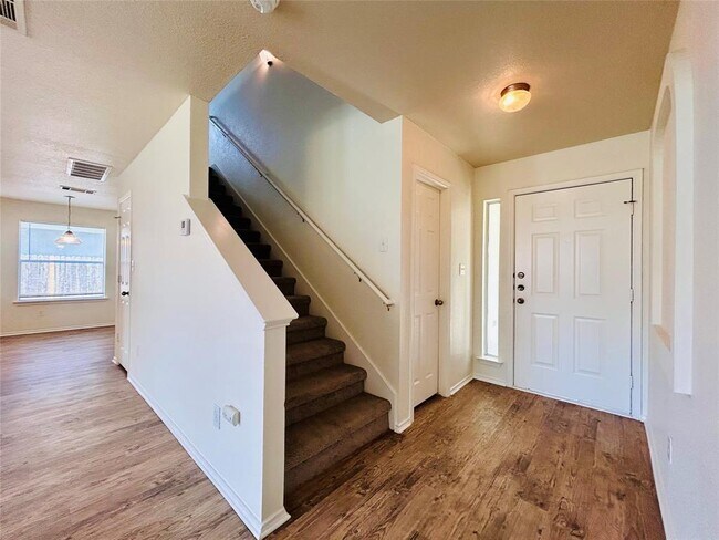 Building Photo - 3400 Etheredge Dr