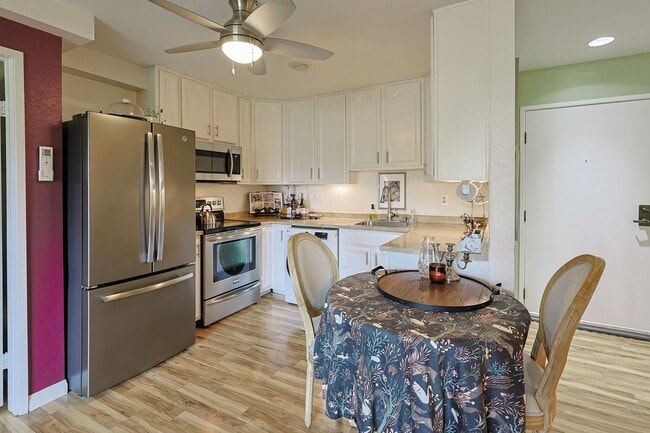 Building Photo - Beautiful 2 Bed, 2 Bath Condo in 62+ Community – Furnished or Unfurnished