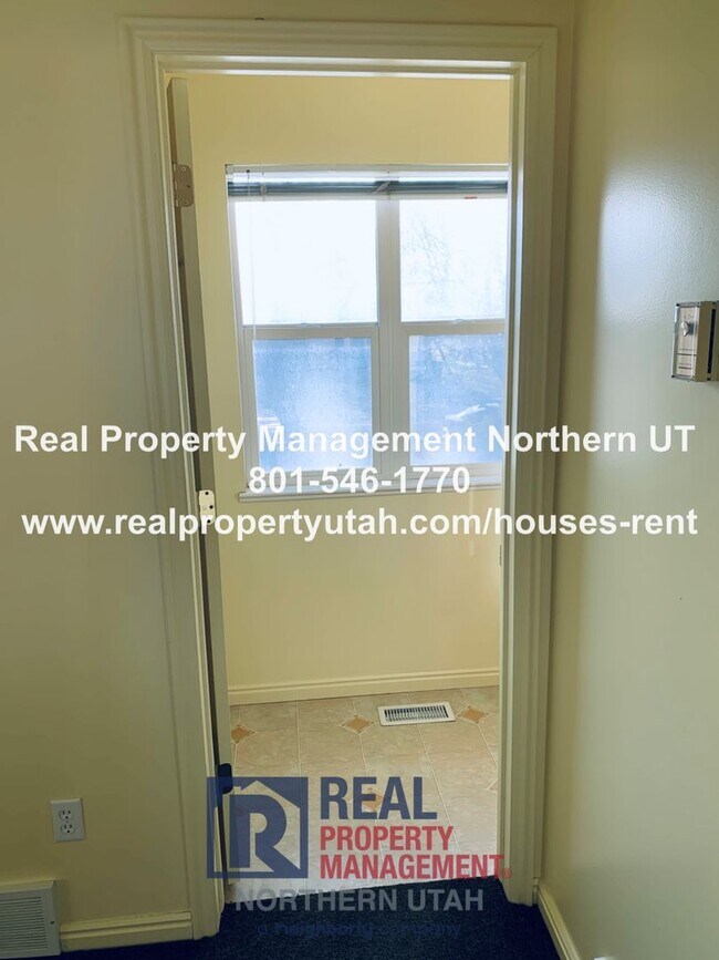 Building Photo - 2149 N 4650 W