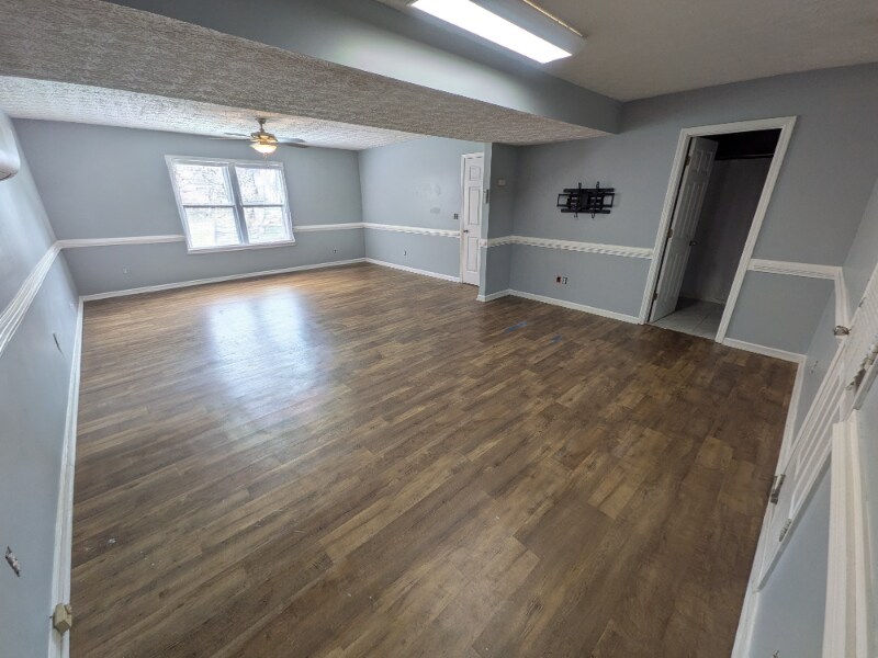 Building Photo - 5845 Shadewater Dr