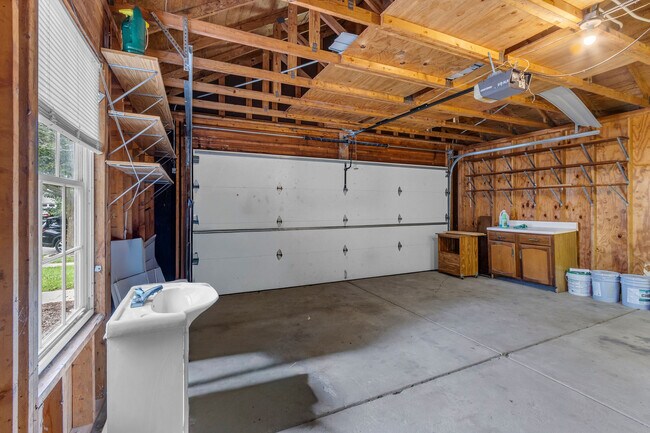 Building Photo - 2S601 River Oaks Dr