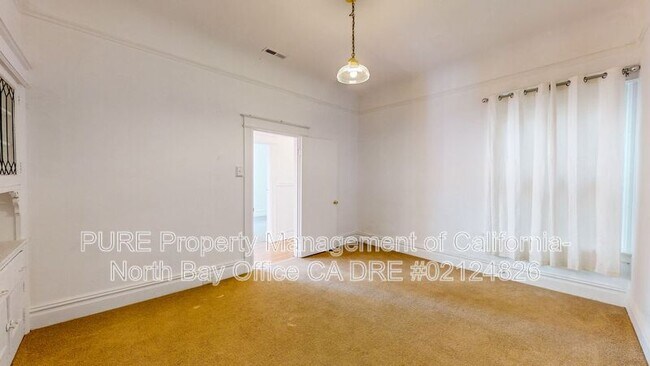 Building Photo - 28 Cunningham Pl