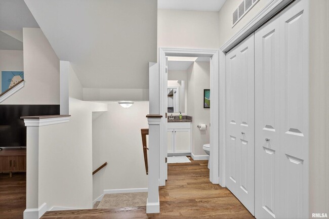 Building Photo - 4833 Lauren Ln