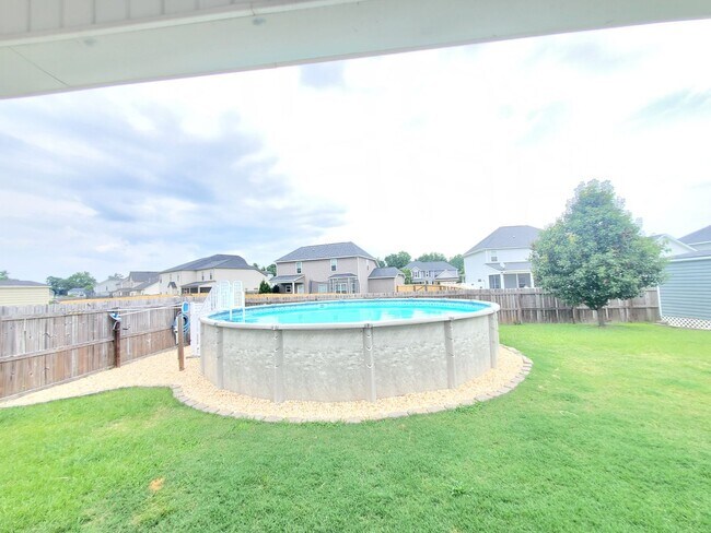 Building Photo - Gorgeous Home In Turnberry Subdivision