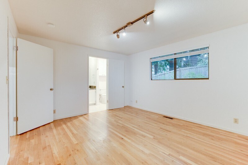 Building Photo - 1614 NE 199th Ct