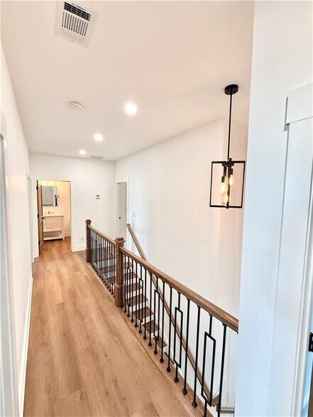 Building Photo - 115 Stoneybrook Dr