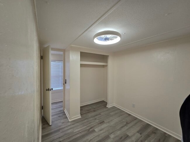 Building Photo - 960 N Rock Crusher Rd