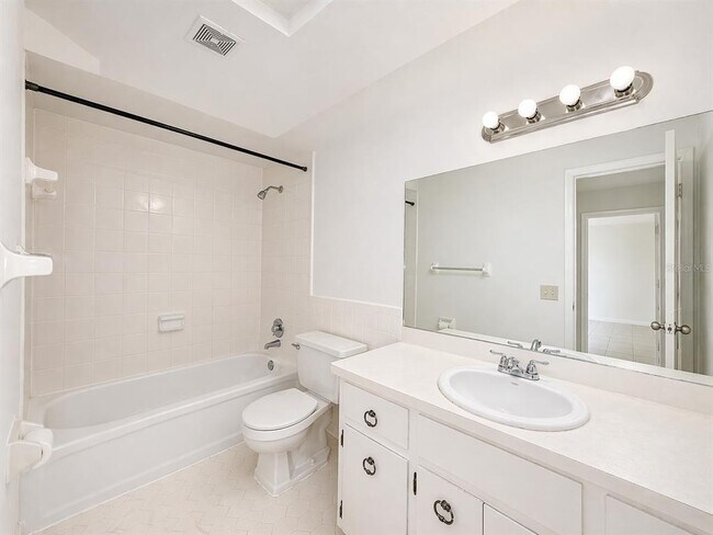 Building Photo - 728 Lake Ned Rd