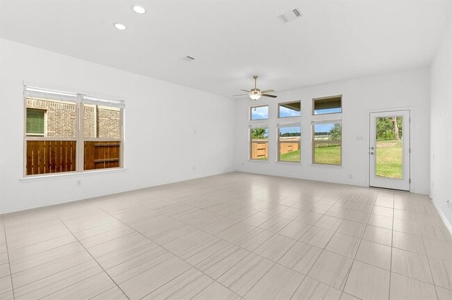 Building Photo - 1128 Ridge Runner Dr