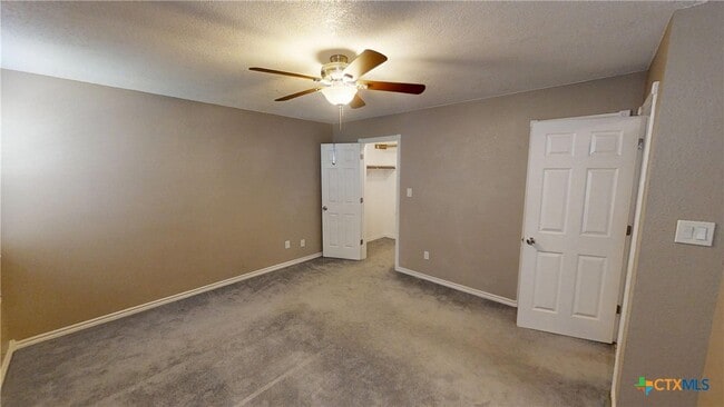 Building Photo - 8 E Shawnee Ln