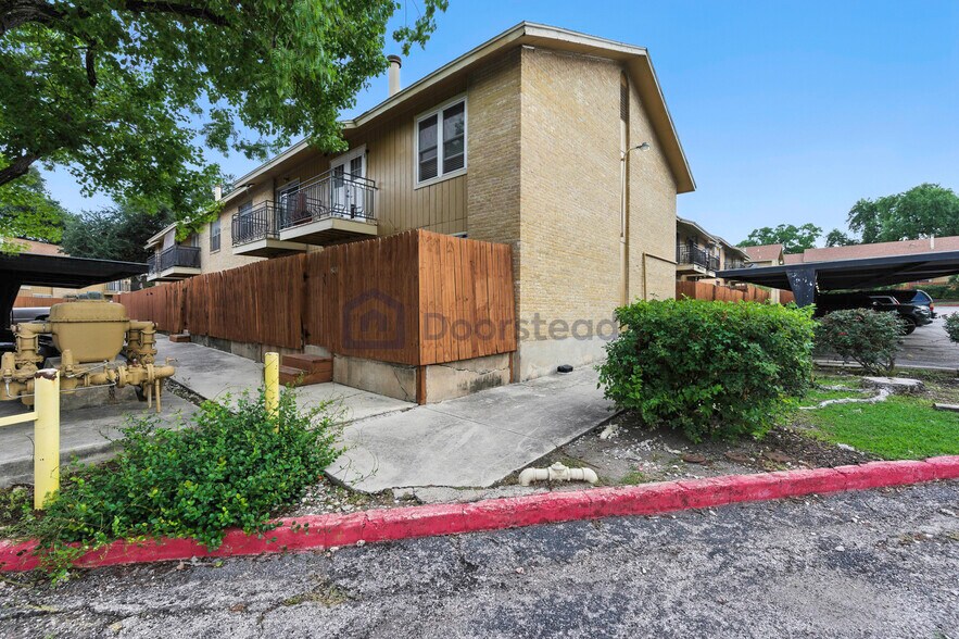 Building Photo - 923 Vance Jackson Rd