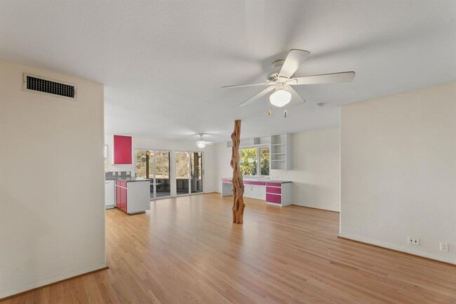 Building Photo - 3309 Westhill Dr