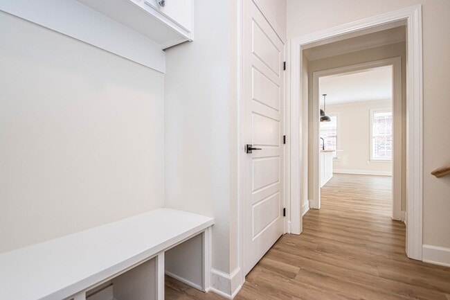 Building Photo - Newer Construction Home, WLR
