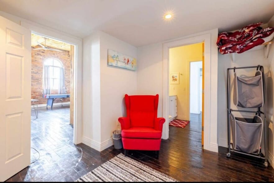 Building Photo - 227 Iron St