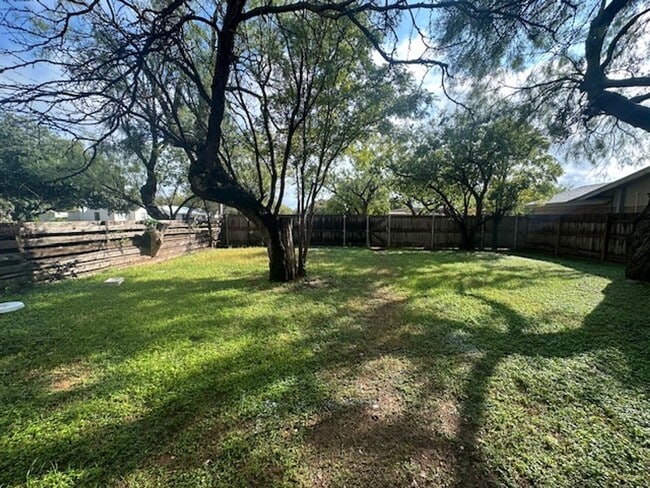 Building Photo - 1102 Blair - Unit B