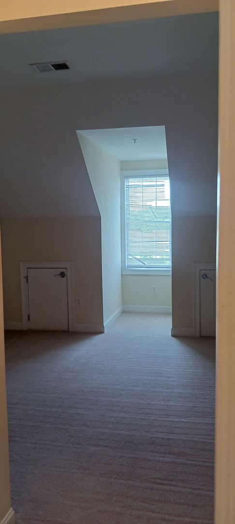 Building Photo - 2 bedroom/ 2 bathroom- Bennington on the Park