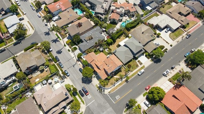 Building Photo - 1660 Catalina Ave