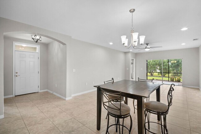 Building Photo - Stunning  2-bedr 2-bath+ Den/office home located in the desirable Lindsford in Fort Myers