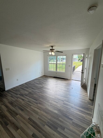 Building Photo - 144 Faith Cir