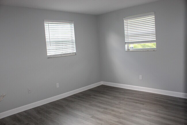 Building Photo - 178 175th Ave E