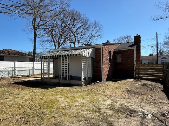 Building Photo - 21 Sherwood Dr