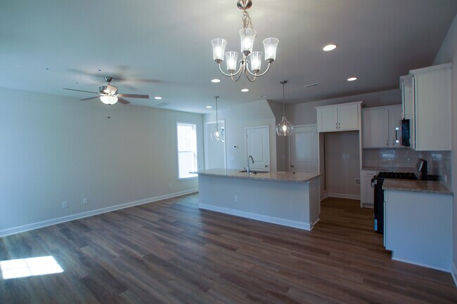 Building Photo - 313 Conrad Ln