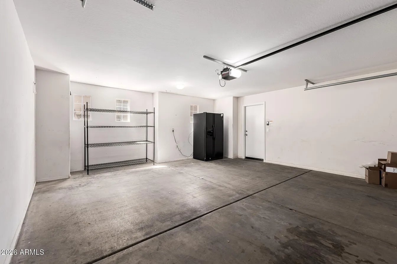 Building Photo - 2026 N 78th Glen