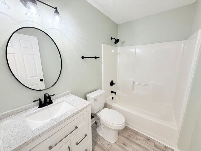 Building Photo - 4993 Mayo Cir