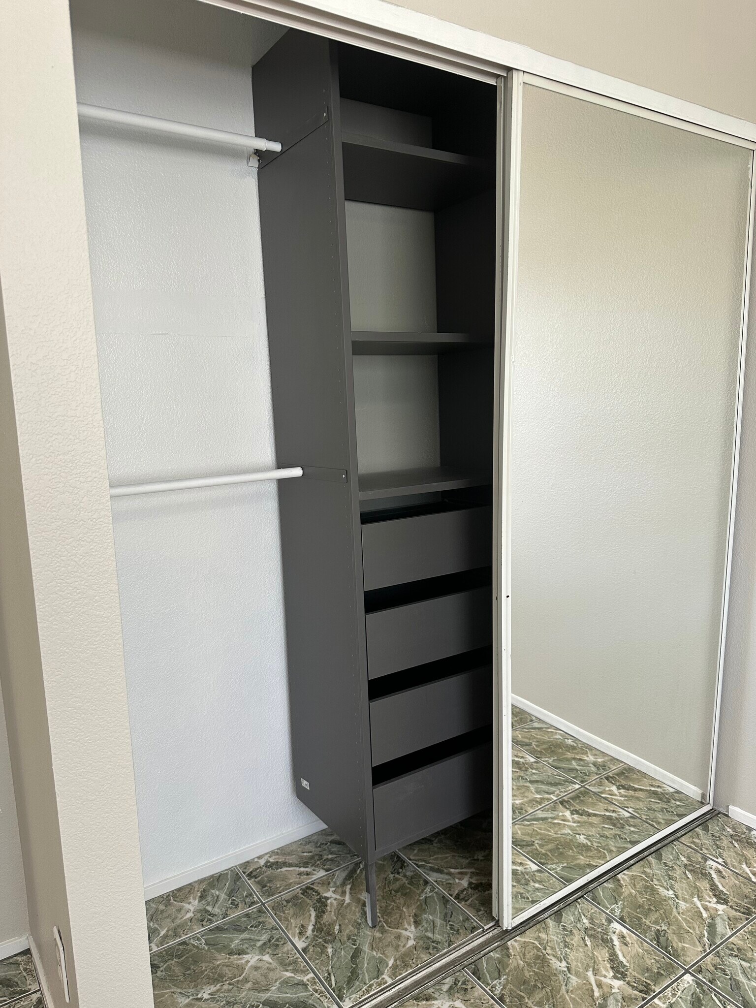 Building Photo - 4160 Country Garden Ave