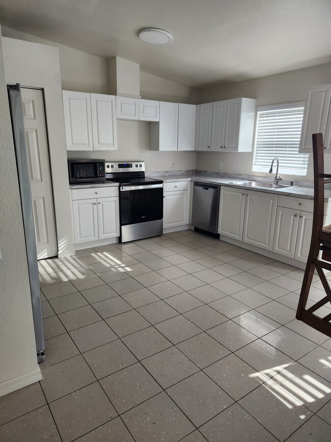 Building Photo - 4227 Larkin St