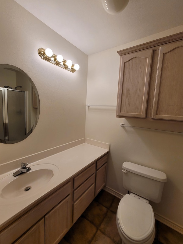 Building Photo - 640 Canada St